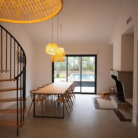 Dom wakacyjny La Casa M-maison Ideale Pour Groupes Familles Amis 12 Personnes Au Calme Avec Piscine